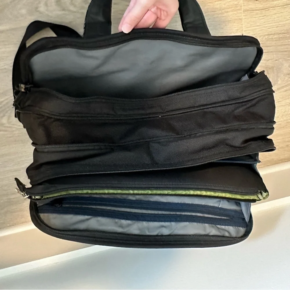 Tumi alpha 2 black expandable laptop briefcase bag 26141D2 - Picture 12 of 16